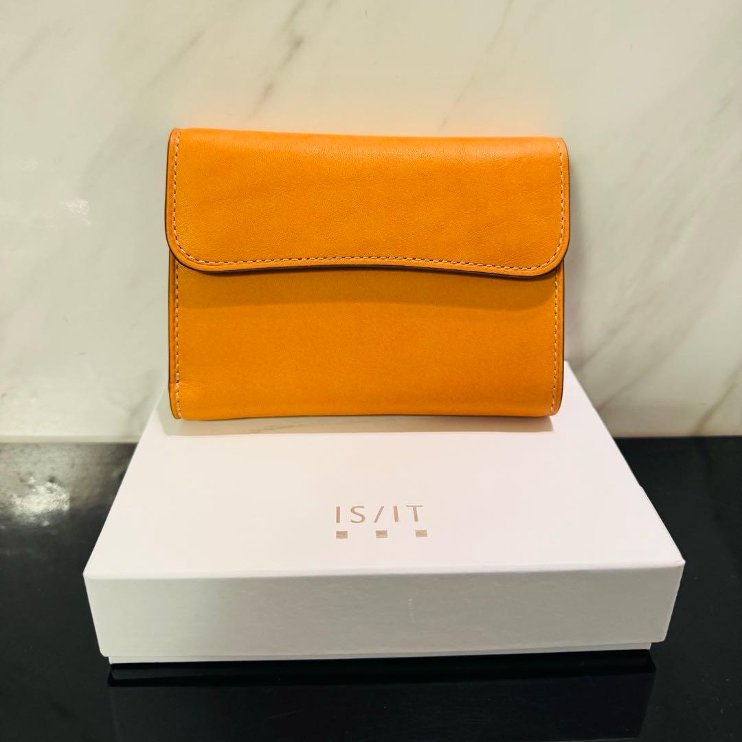 ISIT 三つ折り　グローブレザー　ミドルウォレット