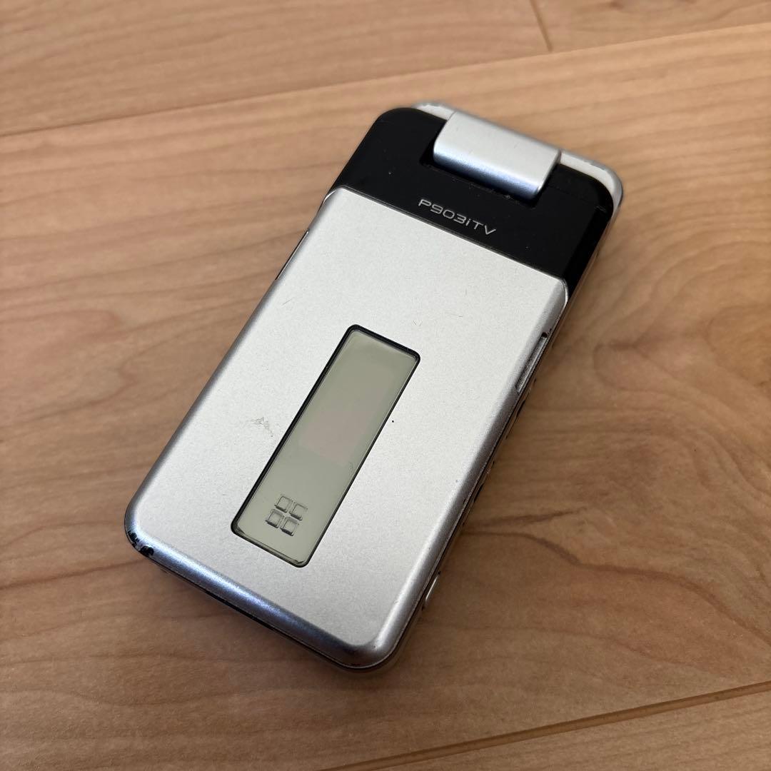P903iTV NTT docomo 携帯電話　折りたたみ式