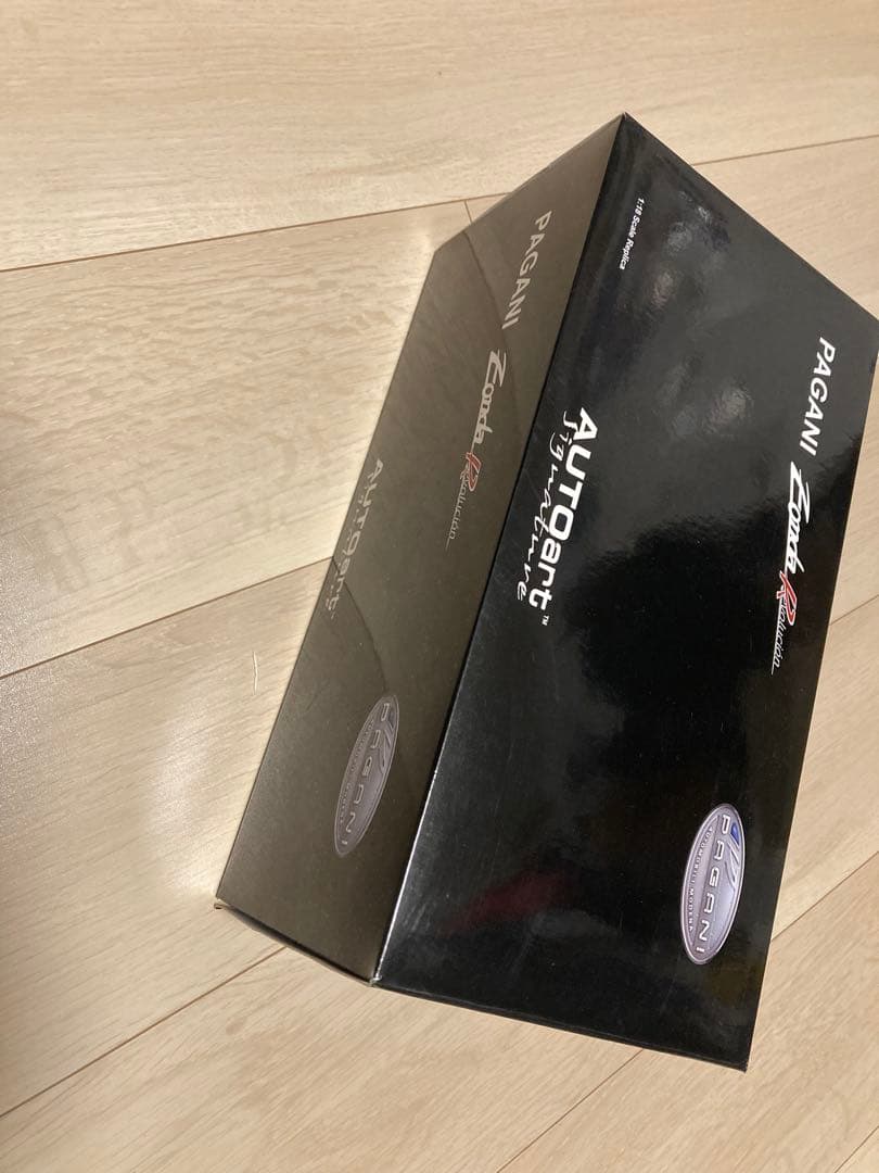 【美品】1/18 AutoArt パガーニ Zonda Revolution