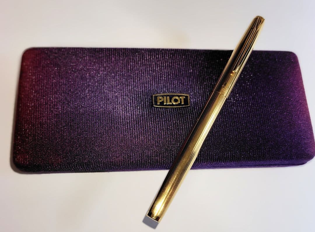 ラ*3様 パイロット Ｔ Ｒ１４Ｋ ゴールド　ペン先18K