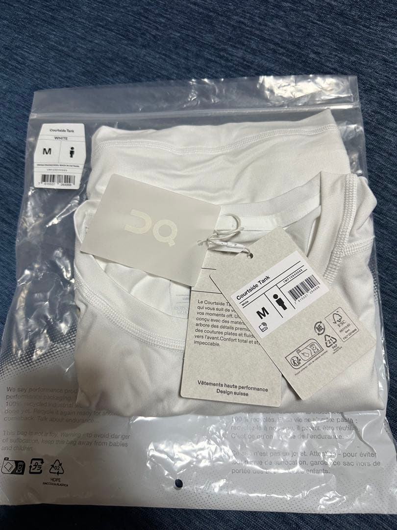 On コートサイドタンクトップ　ラケットスポーツ　海外サイズM