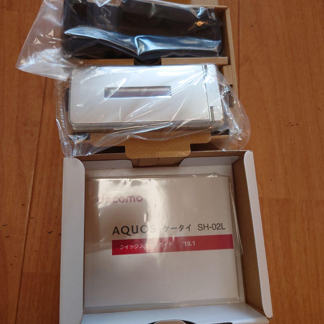 ガラホ AQUOS ケータイ SH-02L 本体 ゴールド