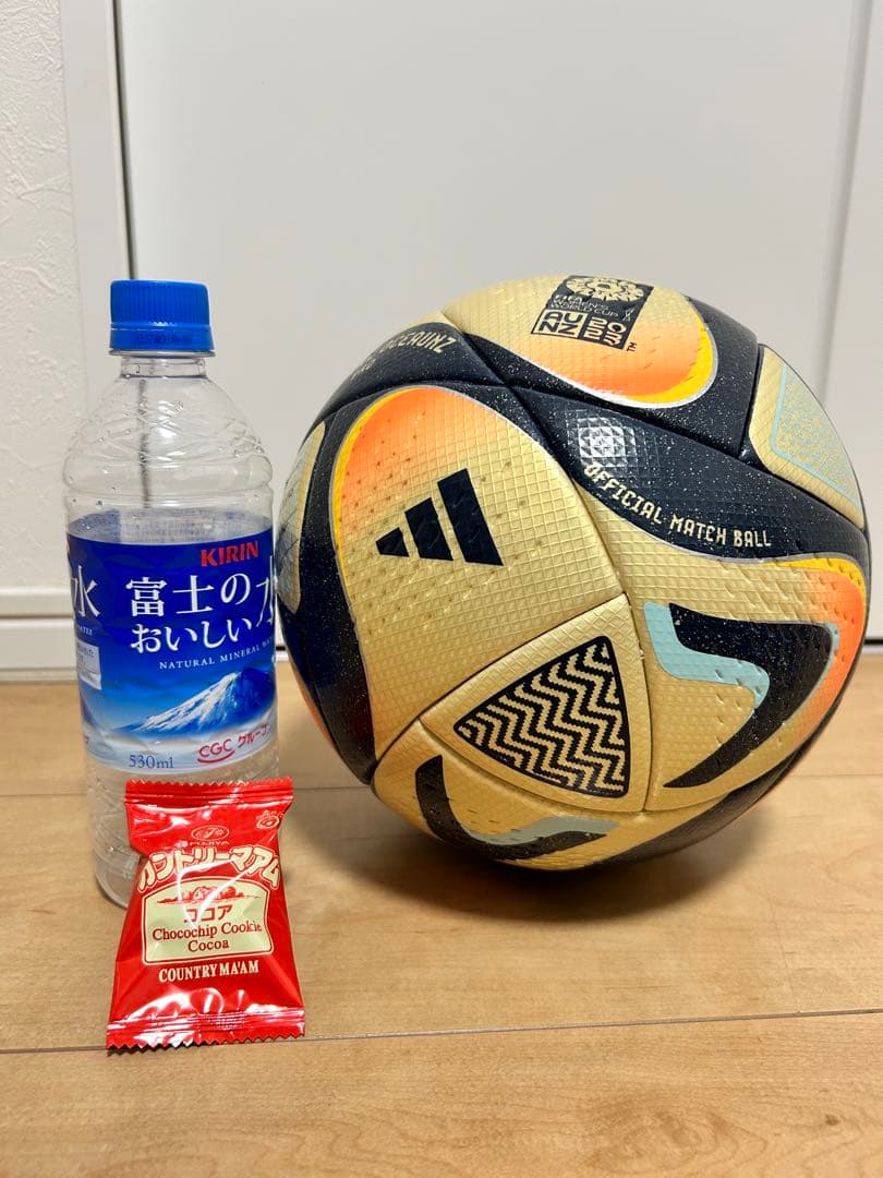 【定価の約50%オフ！】オーシャンズ FIFA2023 サッカーボール 5号球