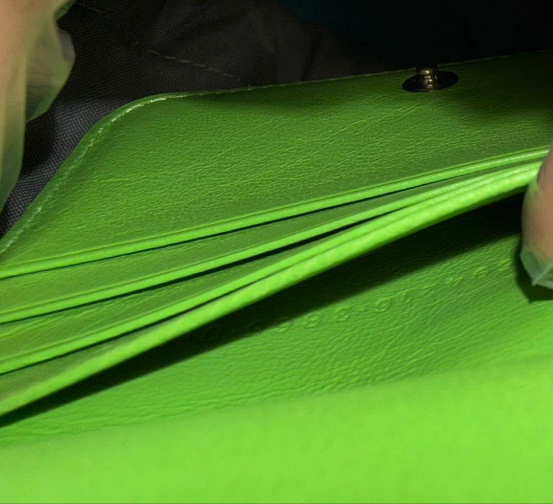 BALENCIAGA 二つ折り財布 グリーン　バレンシアガ　ウォレット