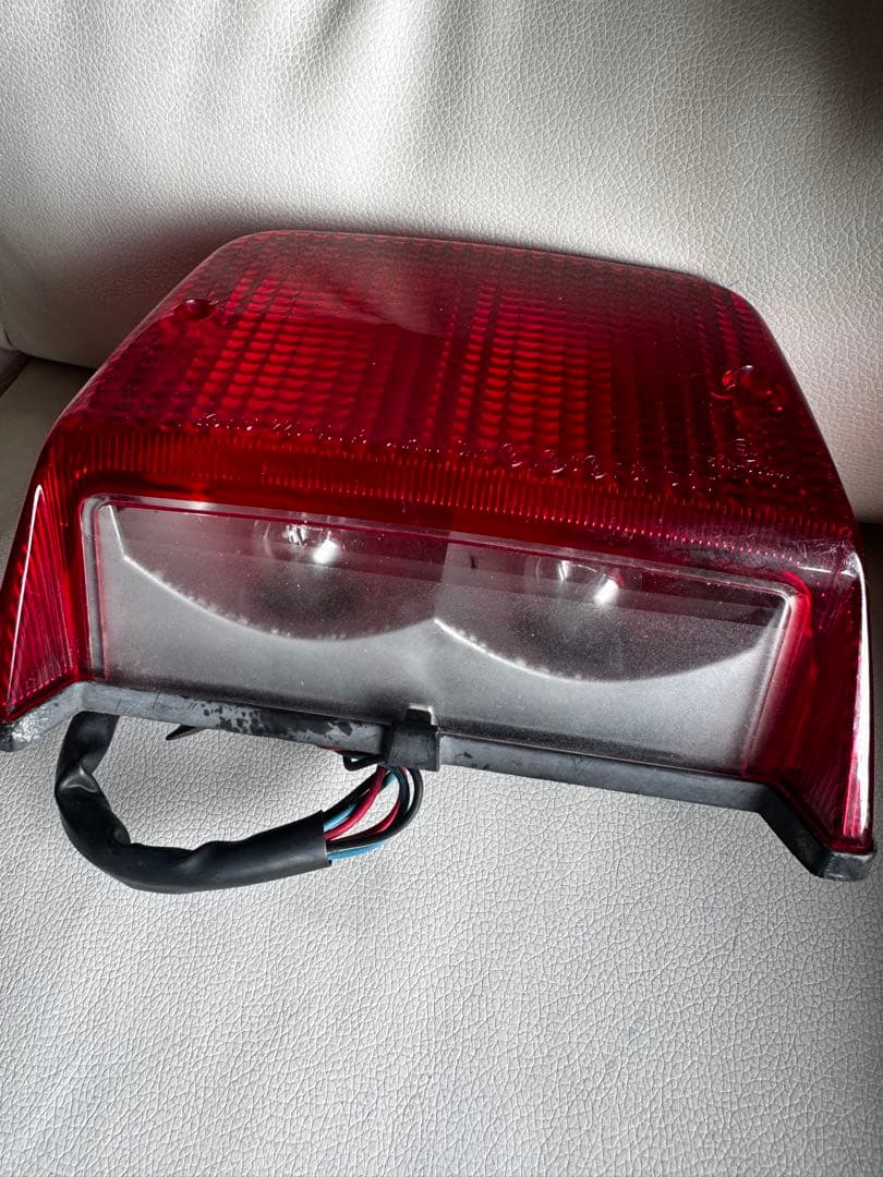 カワサキ　ゼファー400 純正テールランプ　レンズ