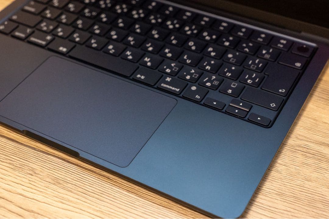 美品 MacBook Air M2 13インチ 256GB バッテリー100%