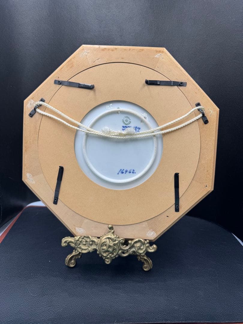 1920年、イヤープレート。イエスを抱くマリア。額縁セット。