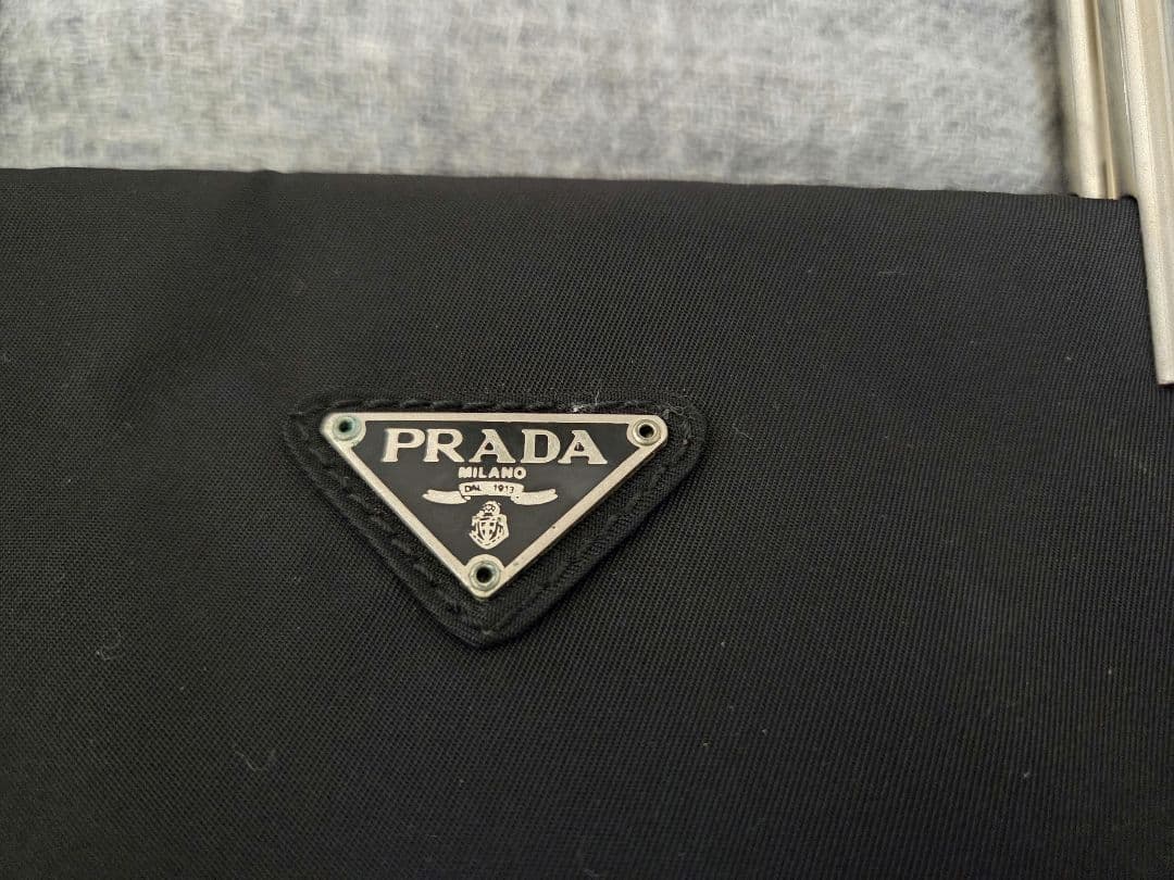 プラダ　ハンドバッグ　メタルハンドル