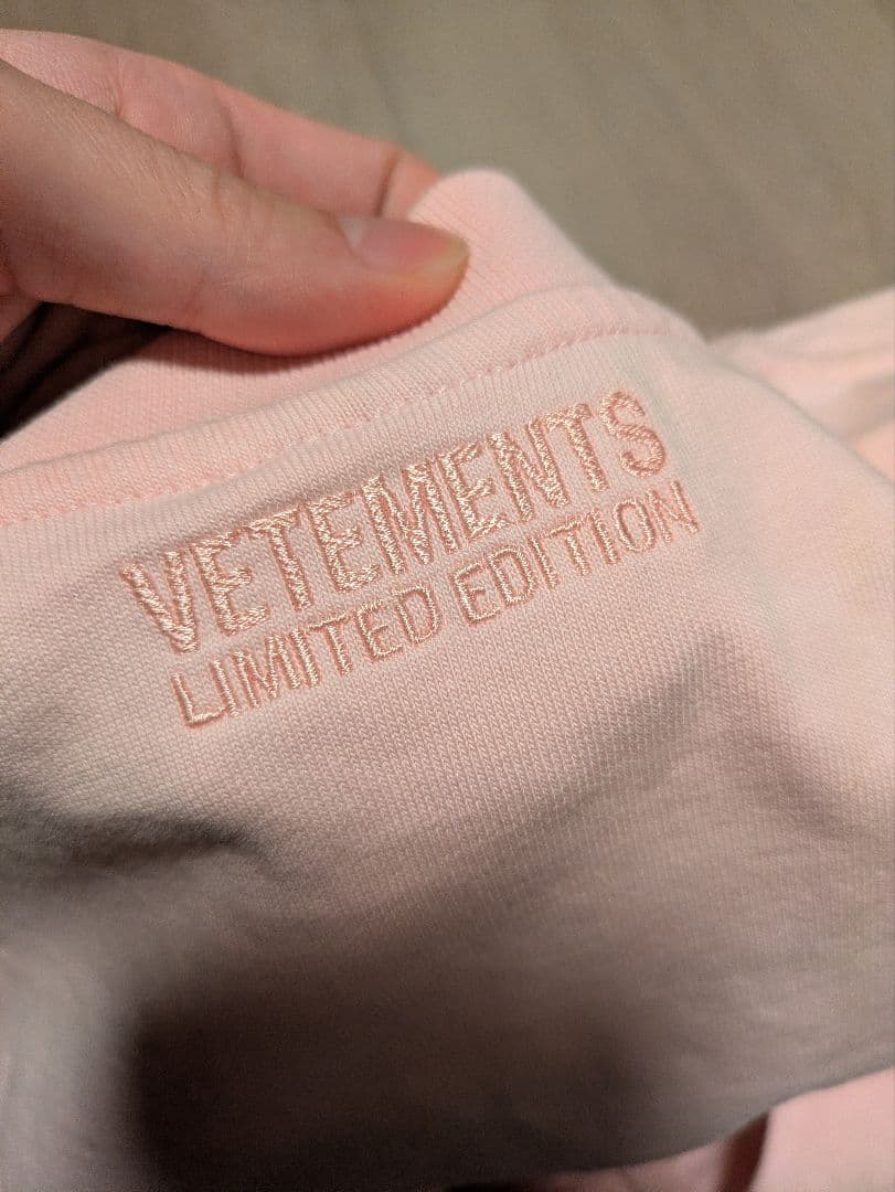 VETEMENTS ロングスリーブTシャツ