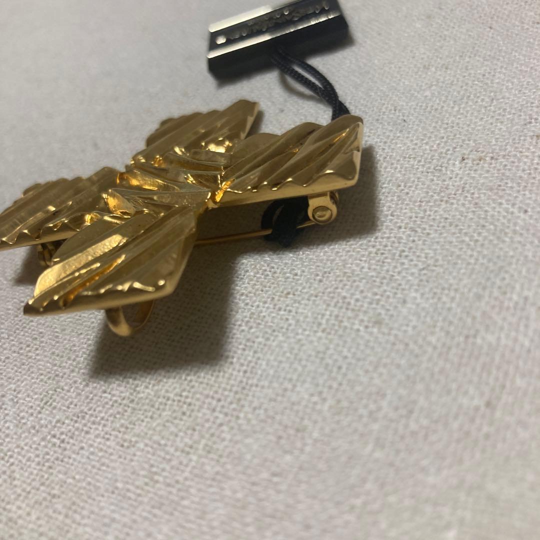 YVES SAINT LAURENT クロスブローチ