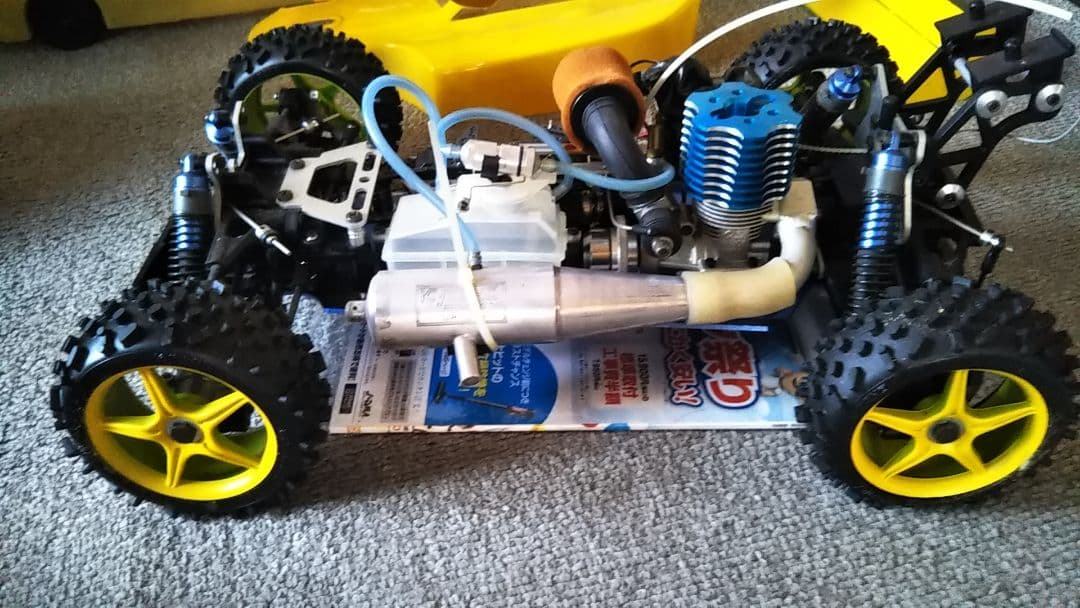ラジコン、エンジンバギー