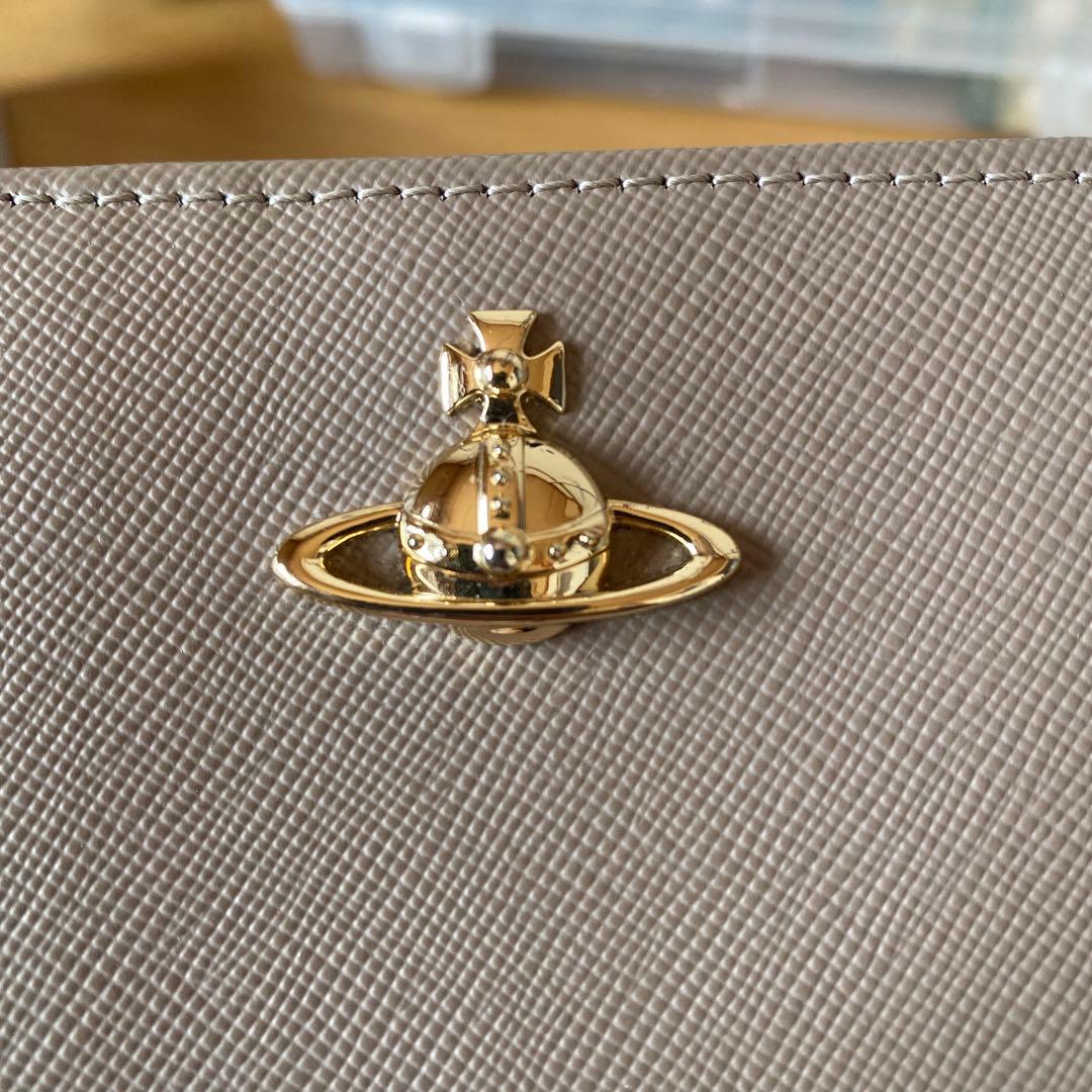 【新品】ヴィヴィアン　二つ折り財布 ベージュ