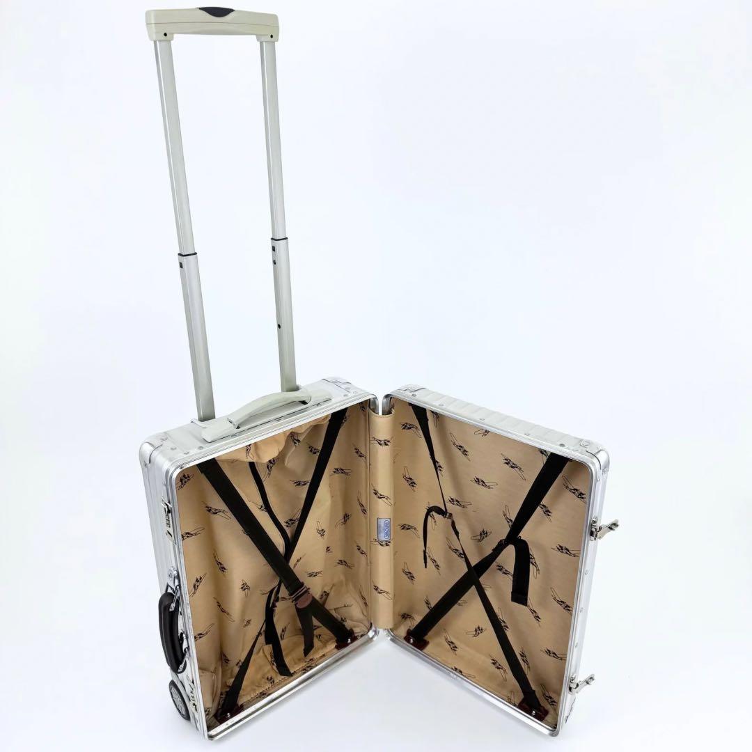 美品 リモワ クラシックフライト 33L 機内持ち込み 2輪 TSAロックベルト