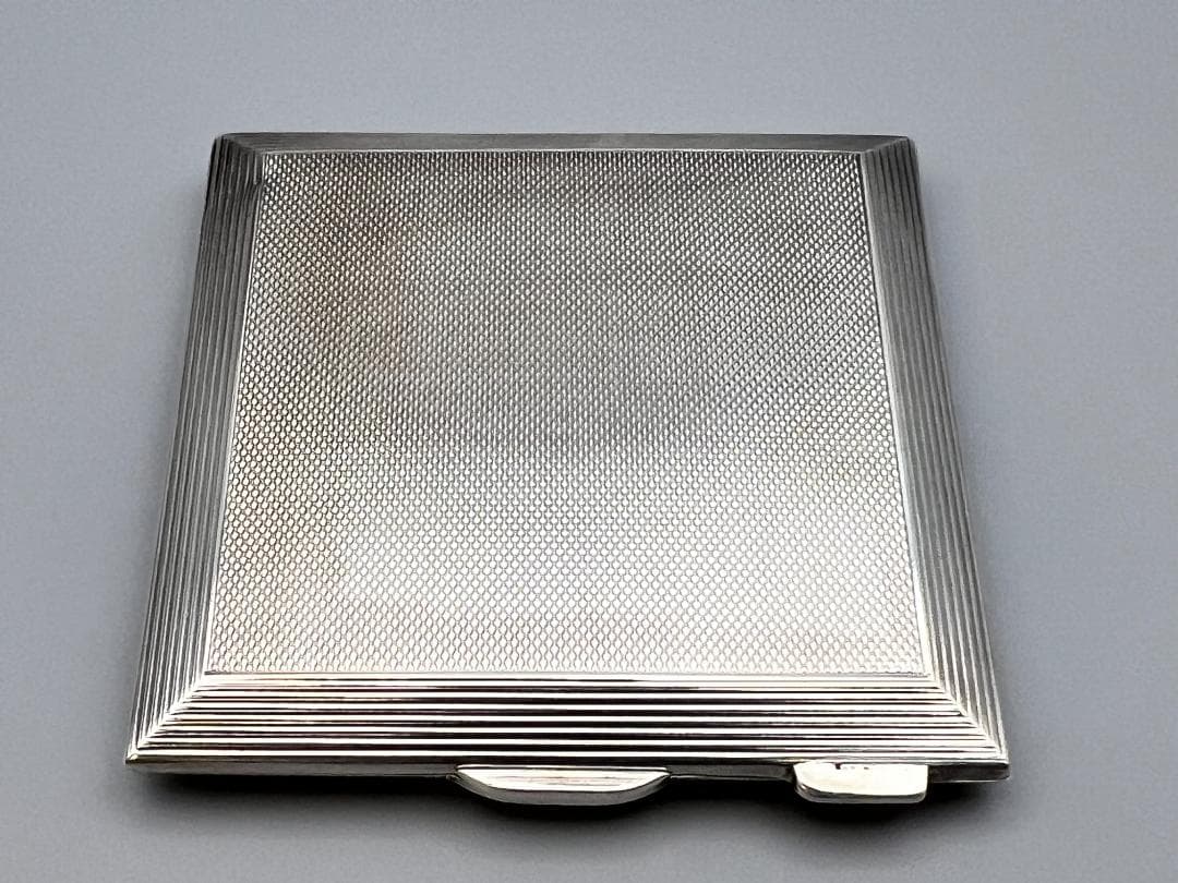 20 世紀中期　純銀製　四角形　エンジンターン加工　内部鏡　パウダー コンパート