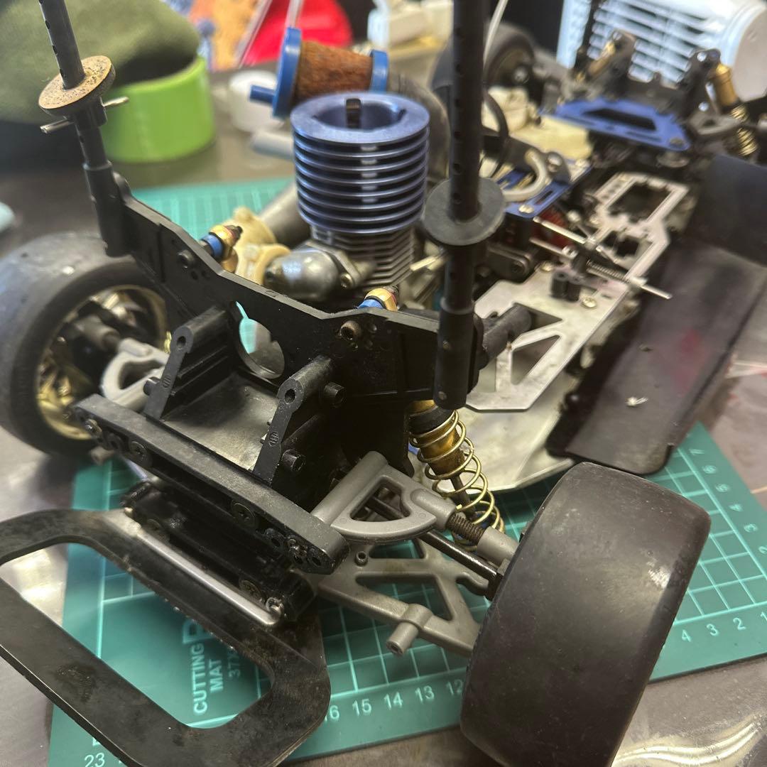 u*f様 1/8RC Car Chassis Nitro Engine 4WD京