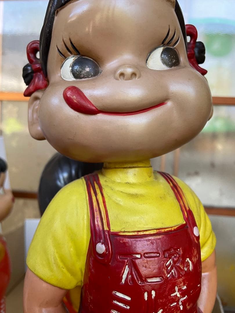 不二家　ペコちゃん首ふり人形　木製台