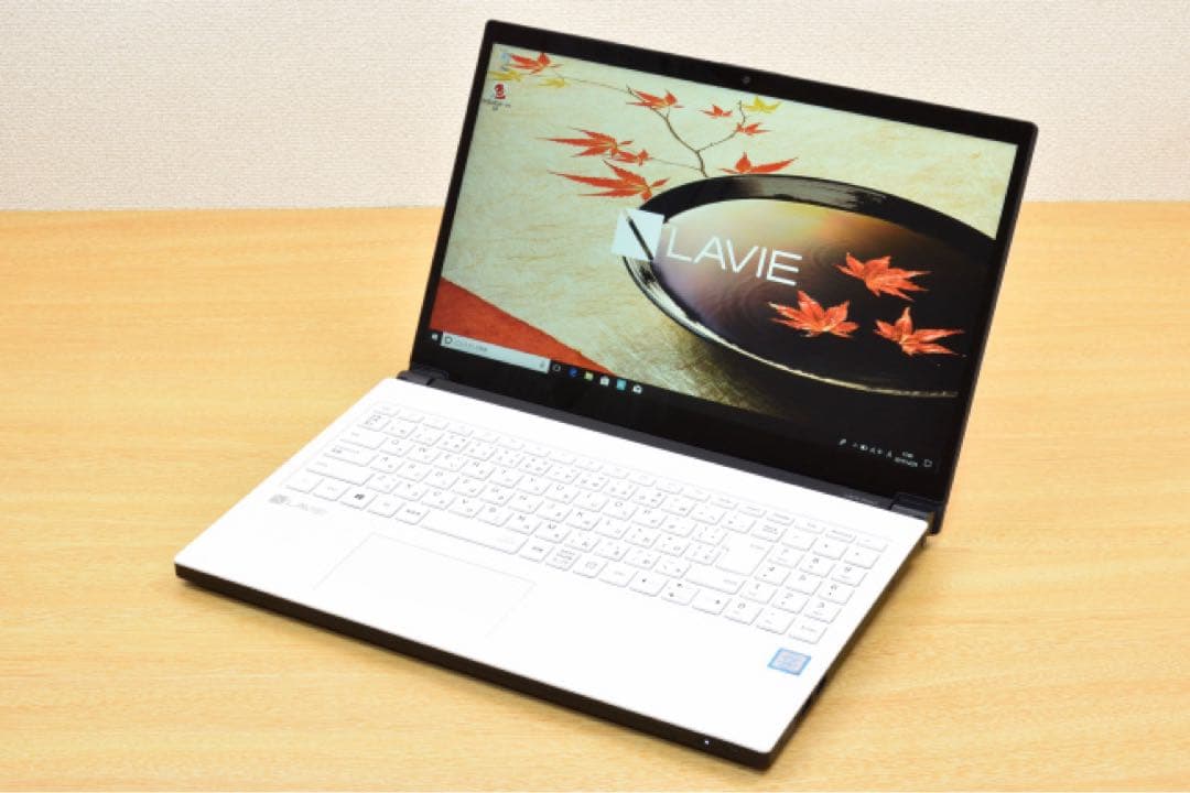 LAVIE 15.6インチノートPC ホワイト 第8世代