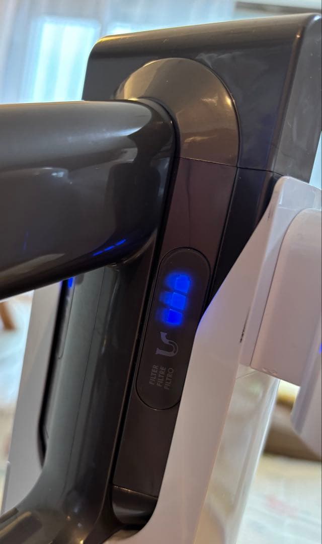 ダイソンSV12コードレスクリーナースタンド付きジャンク品