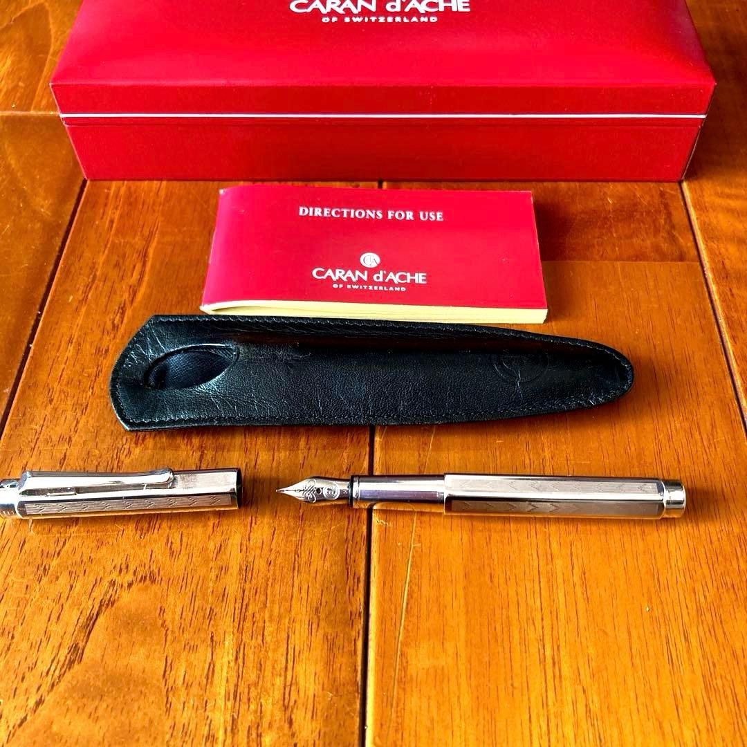 CARAN d'ACHE 万年筆 シルバー エクリドール　シェブロン