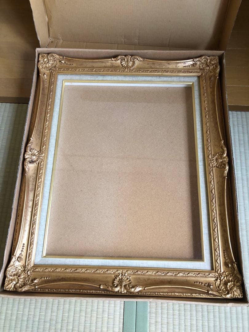 装飾的なゴールドの油彩額縁