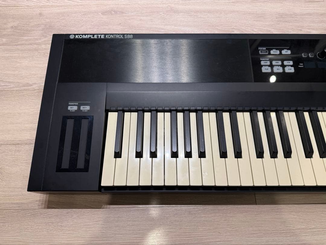 KOMPLETE KONTROL S88 MIDIキーボード スタンドセット