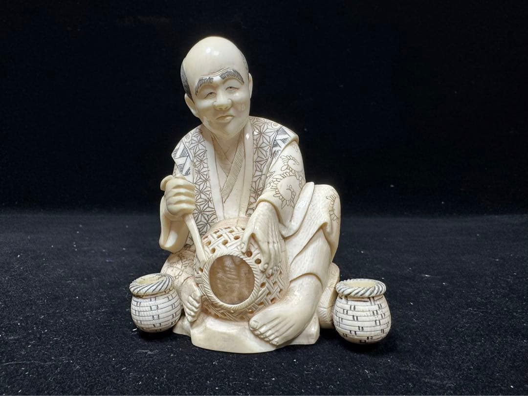 置物　アンティーク　天然素材　仏像　彫刻 古美術品　細密細工骨董　コレクション