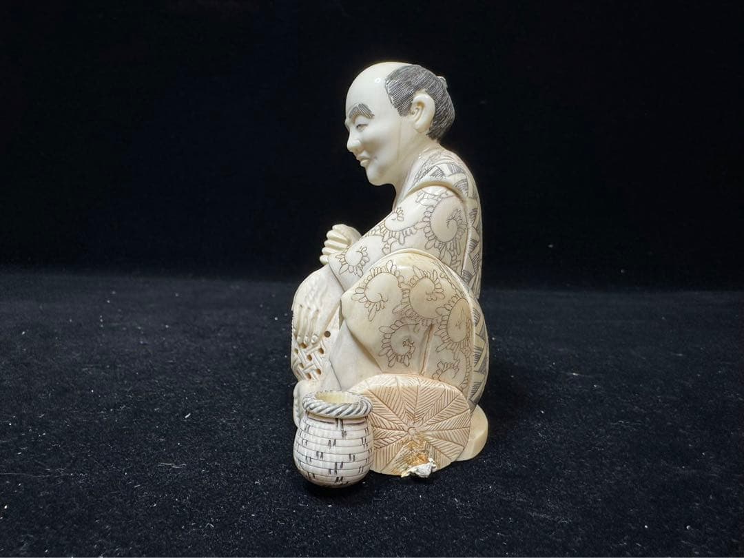 置物　アンティーク　天然素材　仏像　彫刻 古美術品　細密細工骨董　コレクション