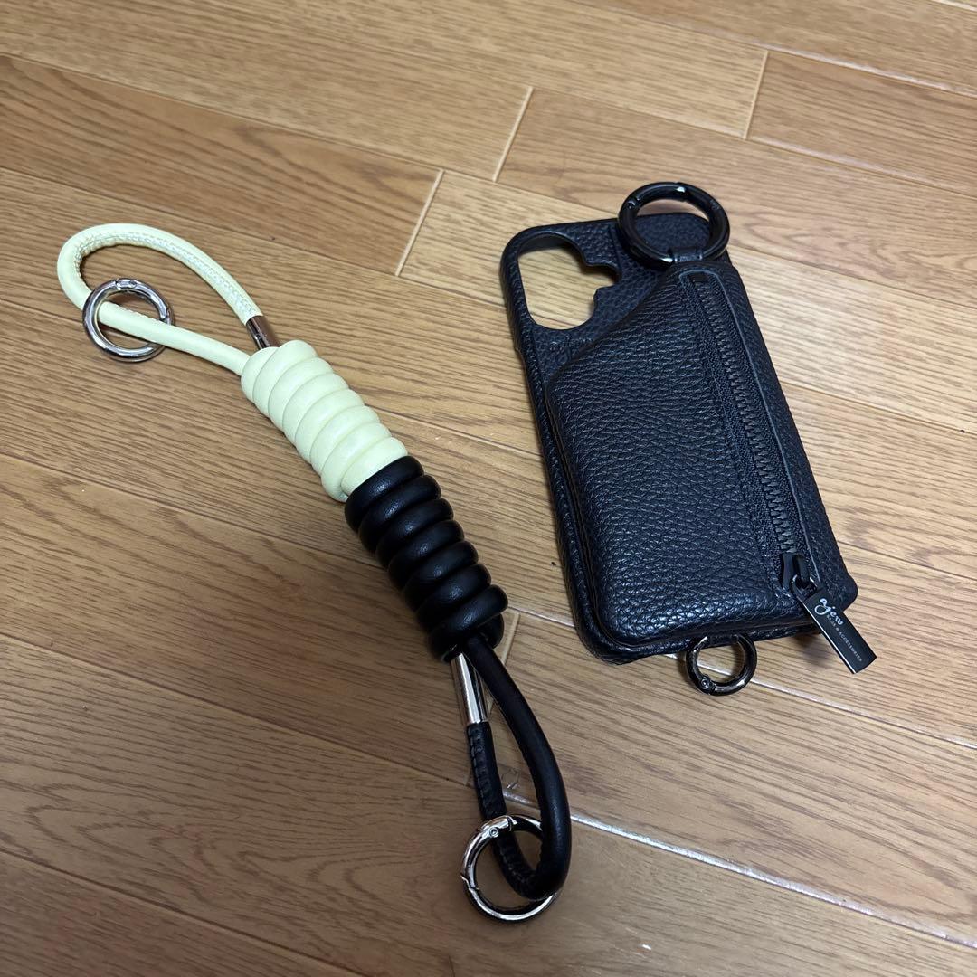 ajew  Flash ブラック iPhone16ケース＋ストラップ