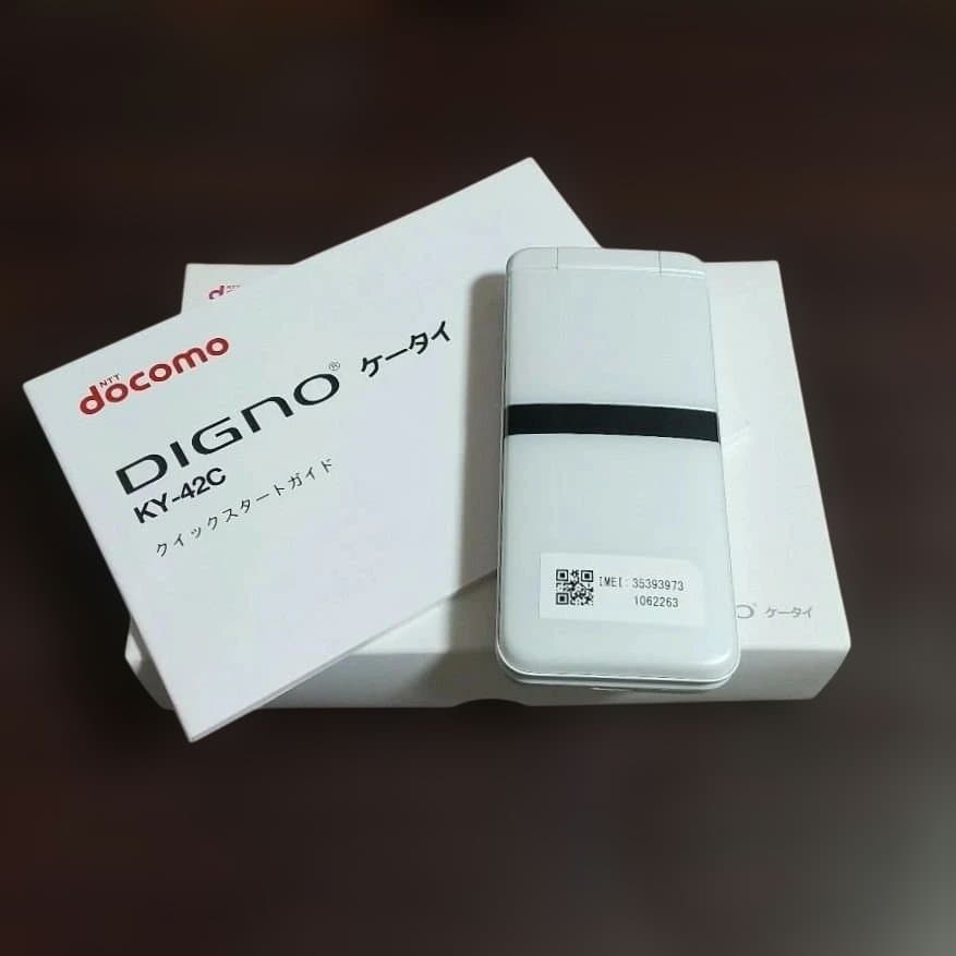 ク*ん様 docomo DIGNO KY-42C ホワイト