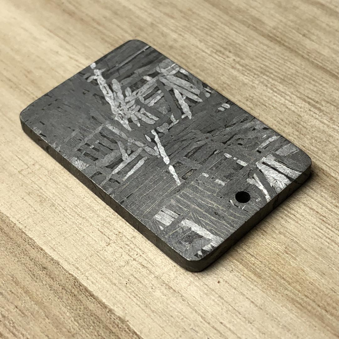 アルタイ隕石　 鉄隕石　メテオライト　ペンダントトップ　重さ約28ｇ