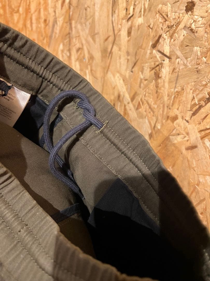 〈新品タグ付き〉モンクレール カーゴパンツ 6歳用サイズ カーキ