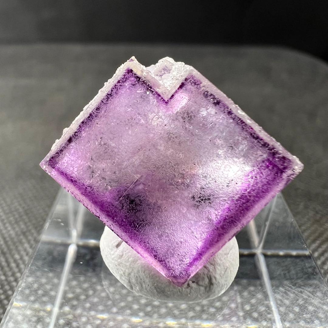 ヤオガンシャン産　「バイオレット」ゾーニング「ラベンダーカラー」フローライト