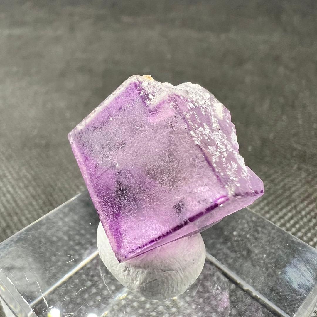 ヤオガンシャン産　「バイオレット」ゾーニング「ラベンダーカラー」フローライト