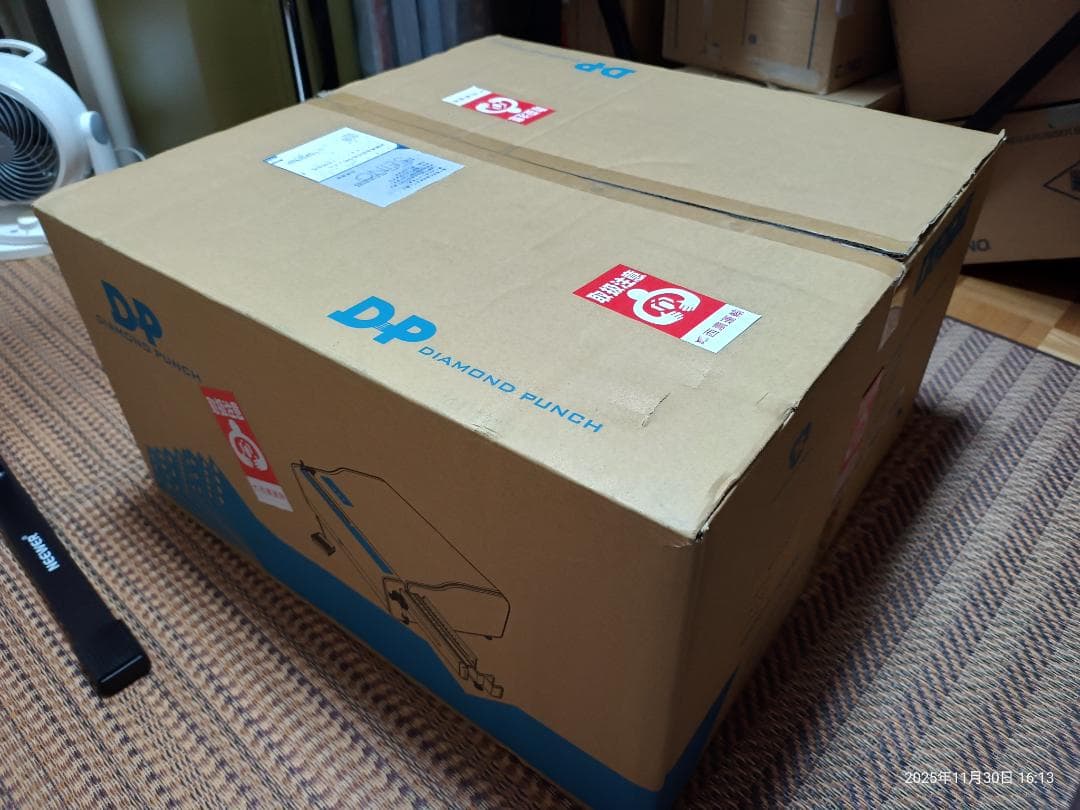 DPダイアモンドパンチ（高耐久性卓上電動穴あけ機）ダブルOリング４×４ｍｍ角用