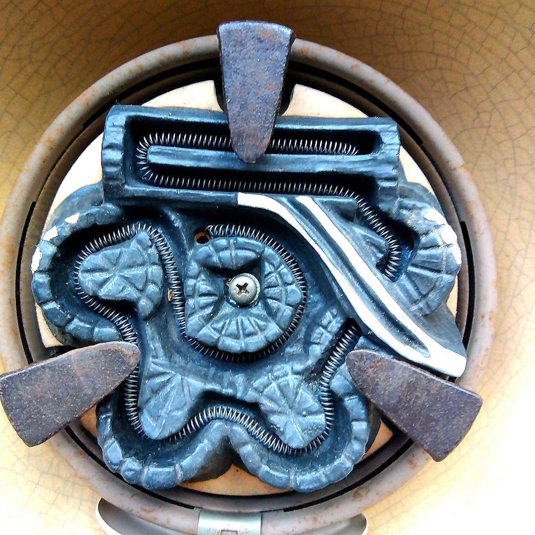 茶道具　野々田式 風炉型電熱機 さつま枇杷色