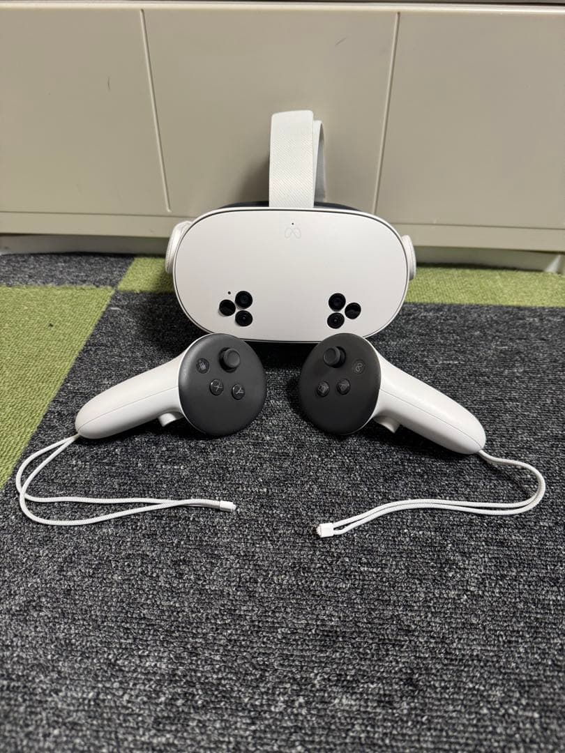  Quest 3S 128GB 本体とコントローラー
