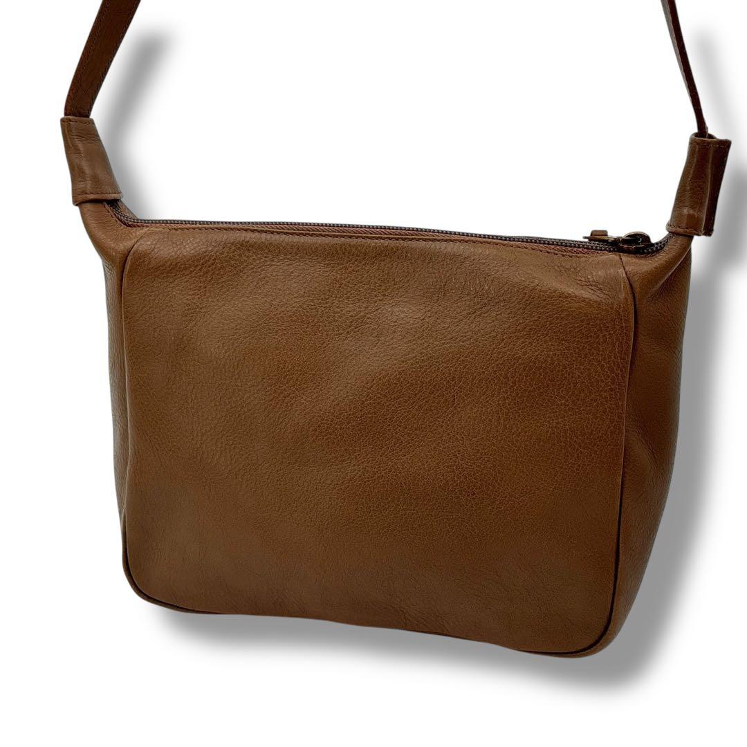 【極美品】イルビゾンテ　ショルダーバッグ　クロスボディバッグ　ロゴ　レザー