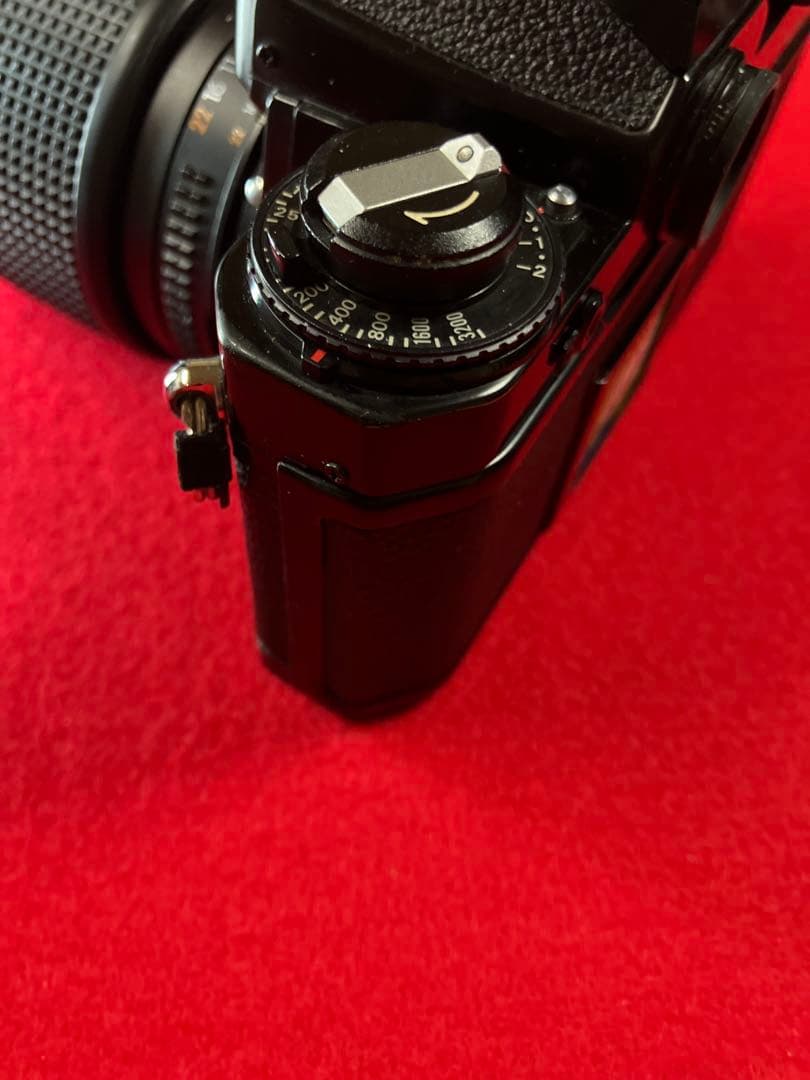 衝撃　超美品　ニコンＦＥ　35-105mmズ-ム付き　新品モルト交換済み