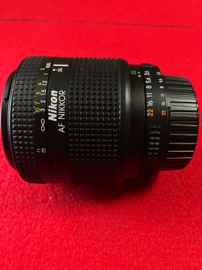 衝撃　超美品　ニコンＦＥ　35-105mmズ-ム付き　新品モルト交換済み