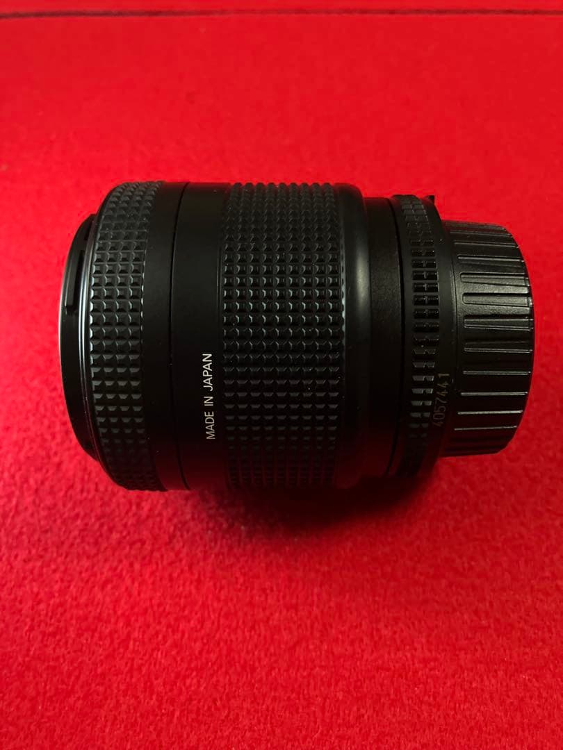 衝撃　超美品　ニコンＦＥ　35-105mmズ-ム付き　新品モルト交換済み