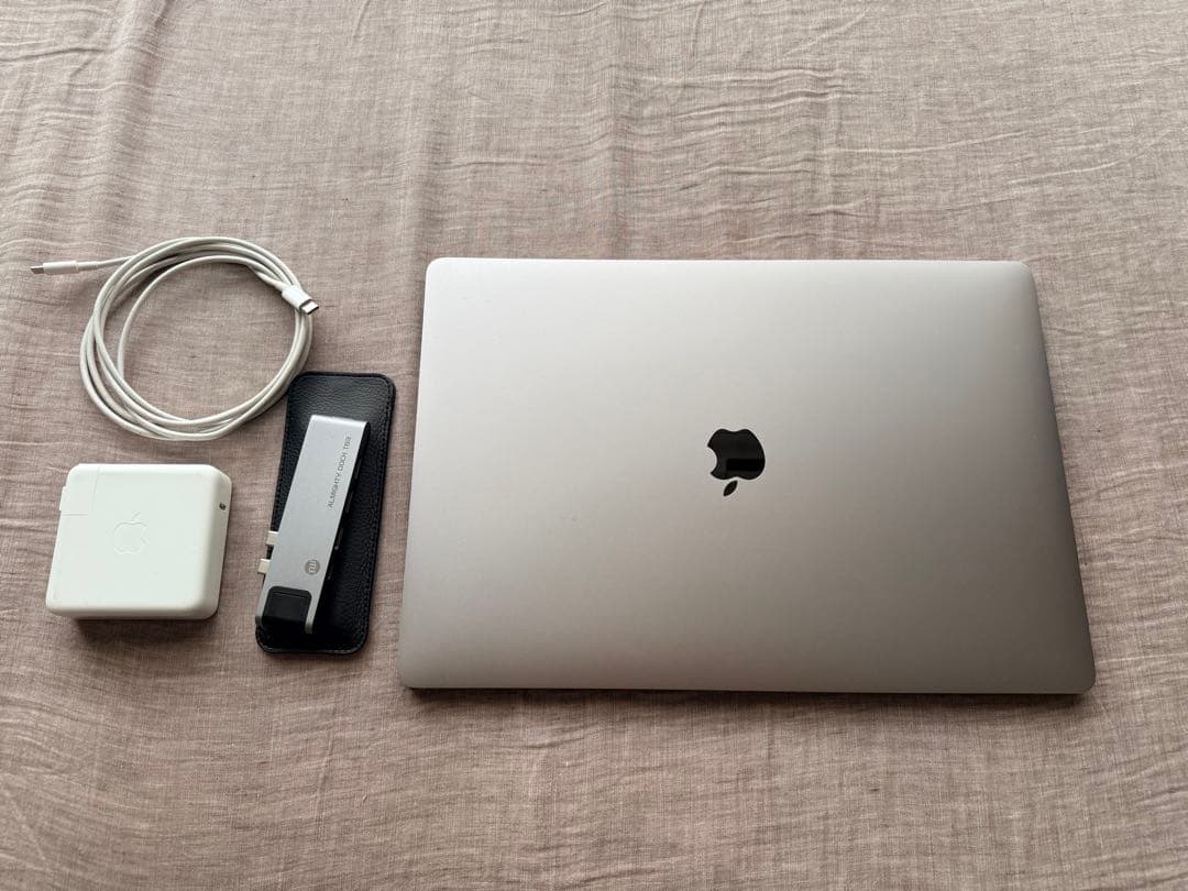 MacBook Pro 2019 i9 1TB 16G　16inch