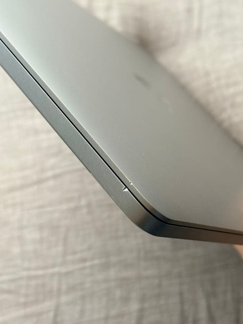 MacBook Pro 2019 i9 1TB 16G　16inch