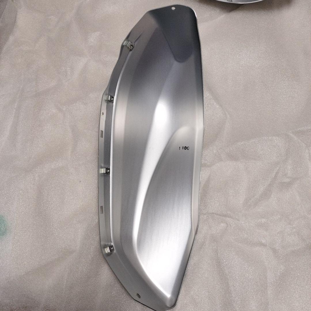 【美品】YAMAHA XSR700 純正タンクサイドカバー左右