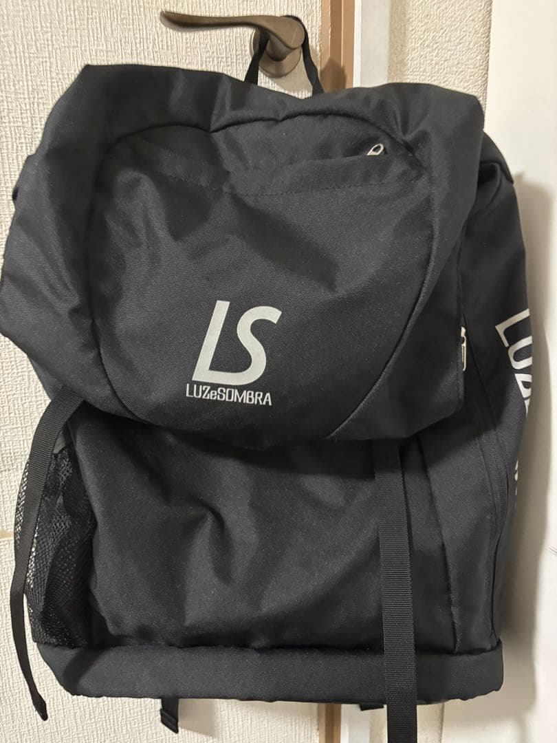Luz e Sombra ブラックバックパック