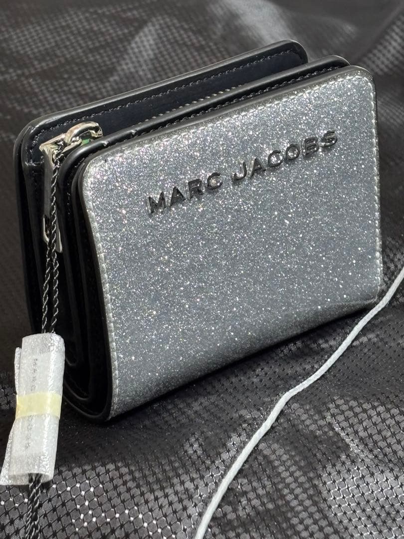 MARC JACOBS シルバー 二つ折り財布