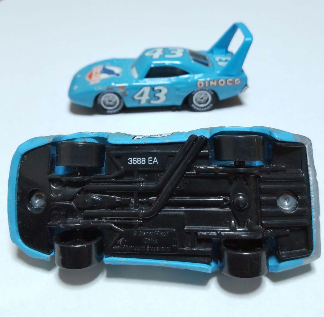 【美品】マテル ディズニー Carsカーズ KING＆DAMAGED KING