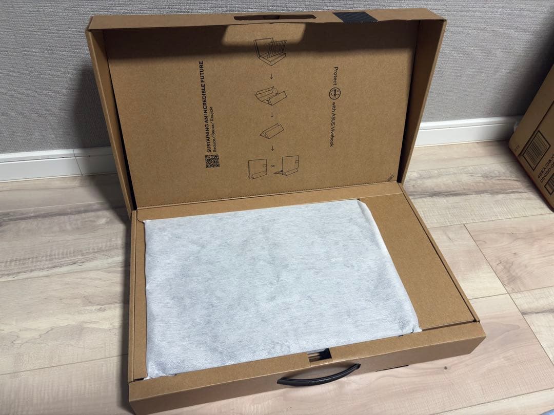 【ほぼ新品未使用】M1605YA-R5165BW ASUS Vivobook16