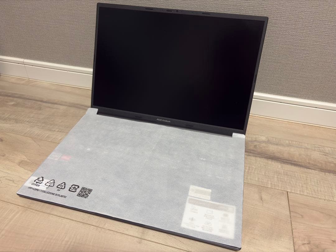 【ほぼ新品未使用】M1605YA-R5165BW ASUS Vivobook16
