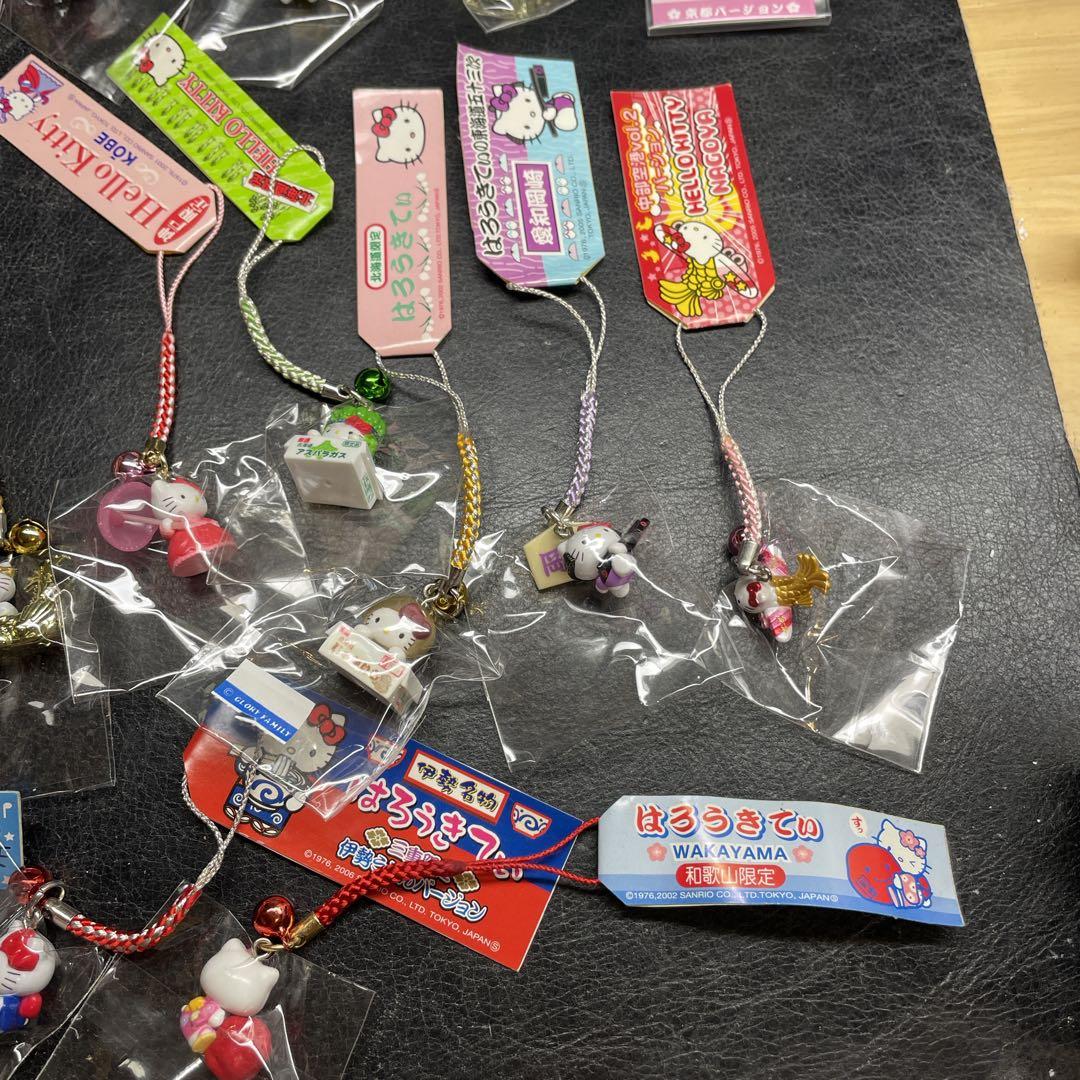Sanrio ご当地キティ　計30個　根付け まとめ売り　ストラップ