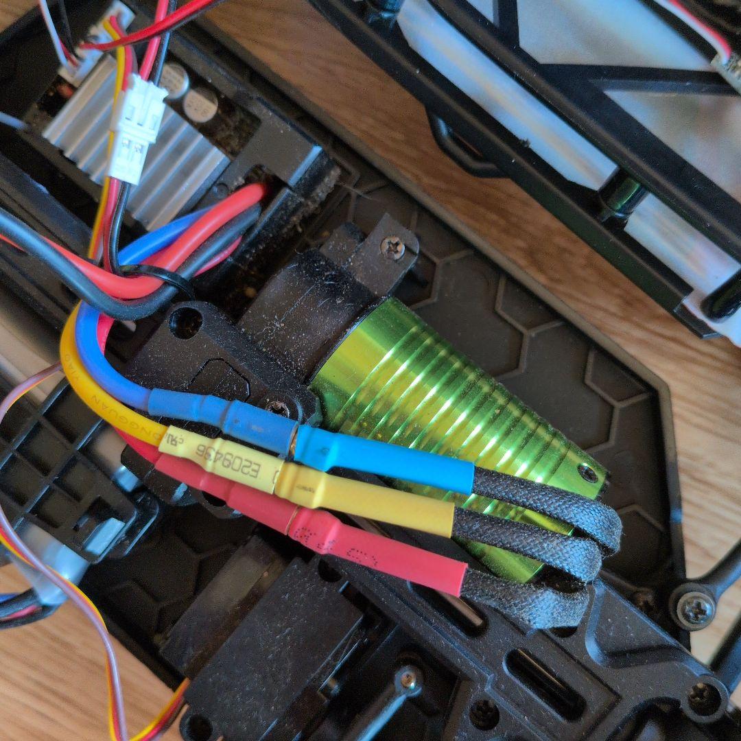 ブラシレス　ラジコン 4WD